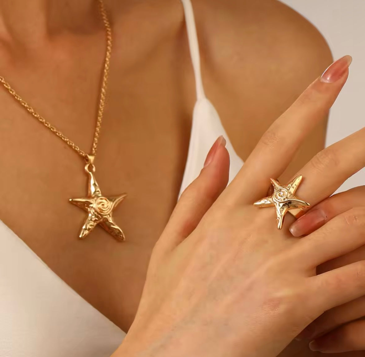 MINOA Gold Starfish Statement Ring & Necklace Set – Bold Ocean-Inspired Jewelry