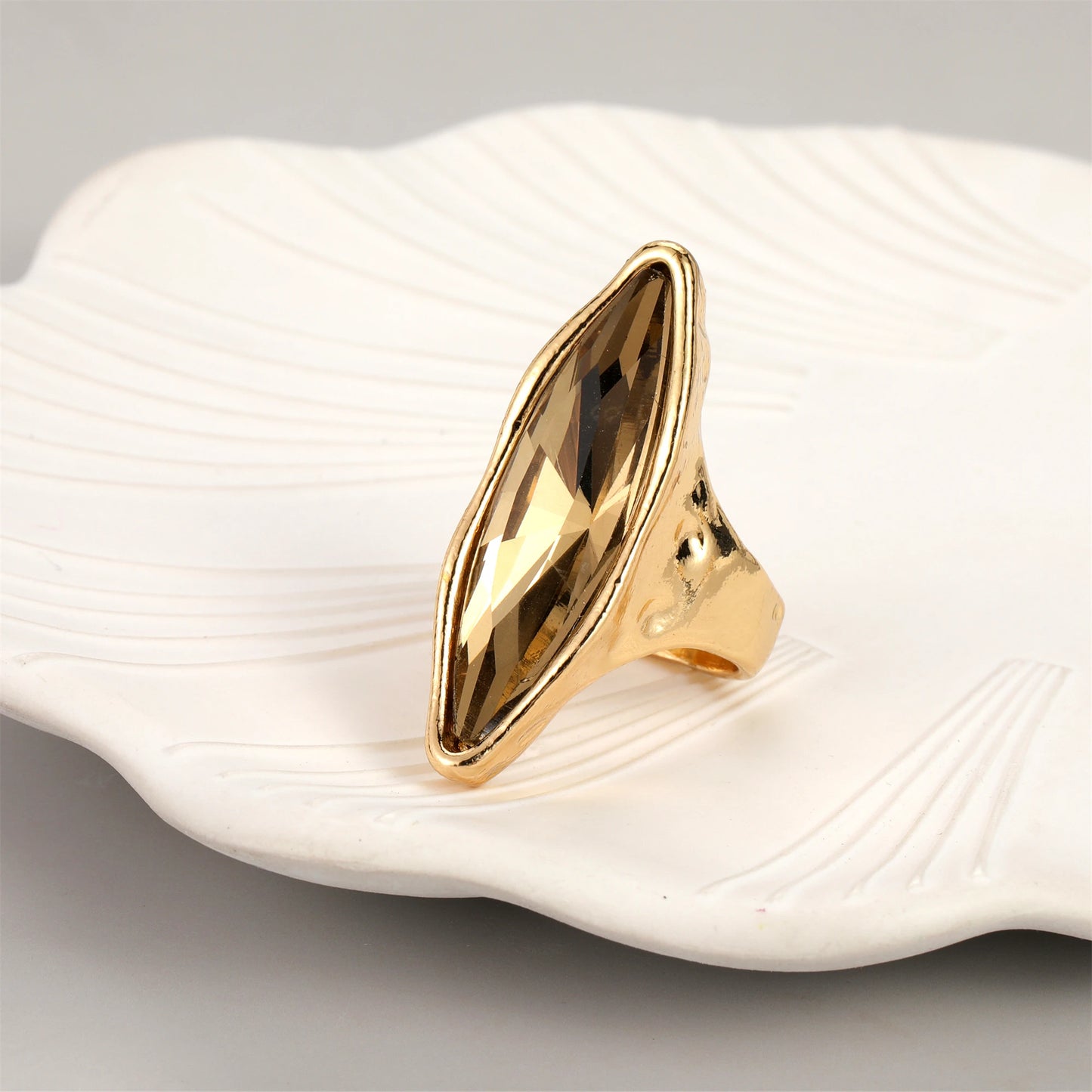 Wholesale Cute Design Jewelry for Women Horse Eye Crystal Finger Ring for Wedding Engagement Girlfriend