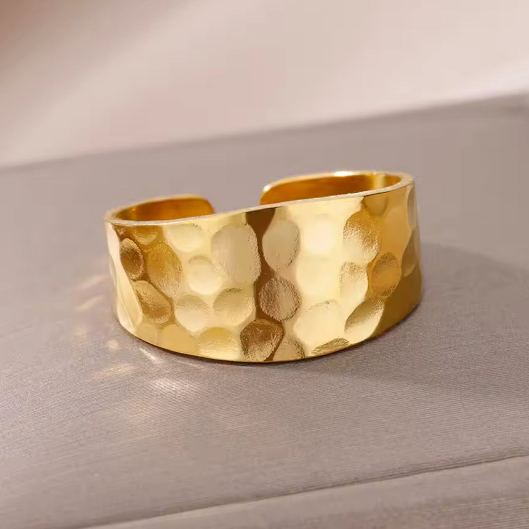MINOA timeless gold ring