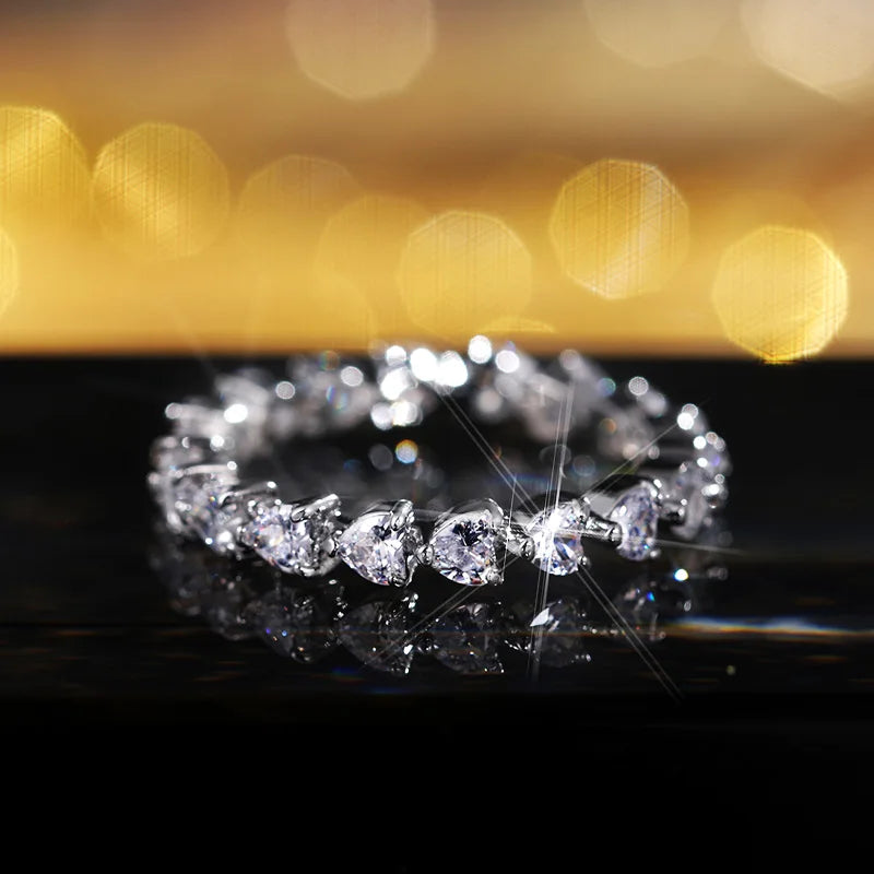Fancy Heart Rings Romantic Engagement Proposal Rings for Girlfriend Silver Color Brilliant Zirconia Fashion Jewelry Women
