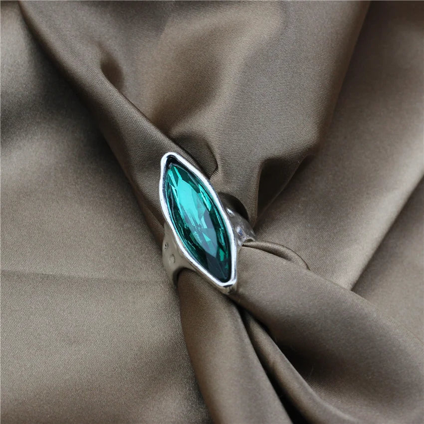 Wholesale Cute Design Jewelry for Women Horse Eye Crystal Finger Ring for Wedding Engagement Girlfriend