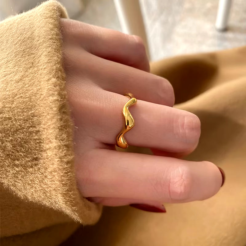 High Quality Waterproof Stainless Steel Wave Signet Rings for Ladies Tarnish Free Jewelry Dainty Thin Bold Rings Gift