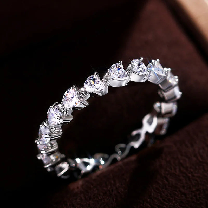 Fancy Heart Rings Romantic Engagement Proposal Rings for Girlfriend Silver Color Brilliant Zirconia Fashion Jewelry Women
